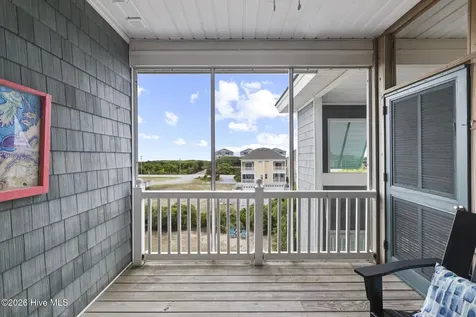 112 Oakleaf Drive Pine Knoll Shores NC 28512