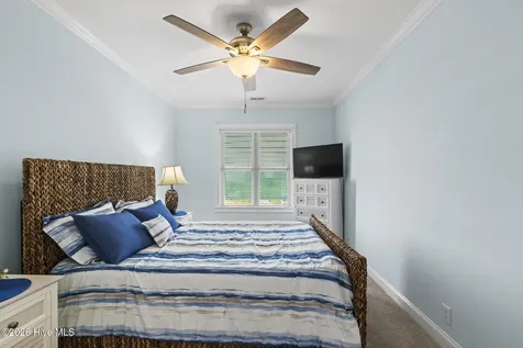 112 Oakleaf Drive Pine Knoll Shores NC 28512