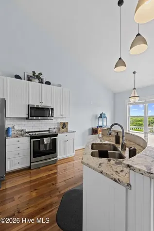 112 Oakleaf Drive Pine Knoll Shores NC 28512