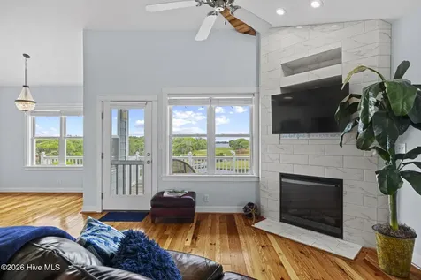 112 Oakleaf Drive Pine Knoll Shores NC 28512
