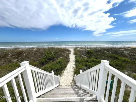 112 Oakleaf Drive Pine Knoll Shores NC 28512