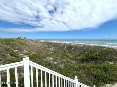 112 Oakleaf Drive Pine Knoll Shores NC 28512