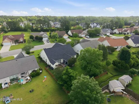 206 Heartwood Drive Hampstead NC 28443