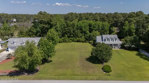 757 Comet Drive Beaufort NC 28516