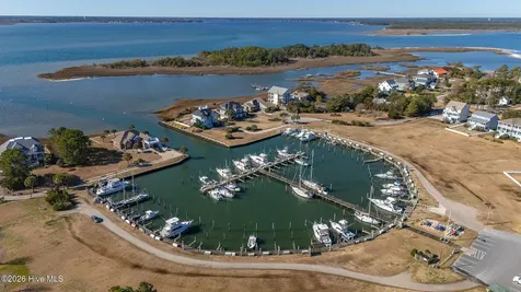 757 Comet Drive Beaufort NC 28516
