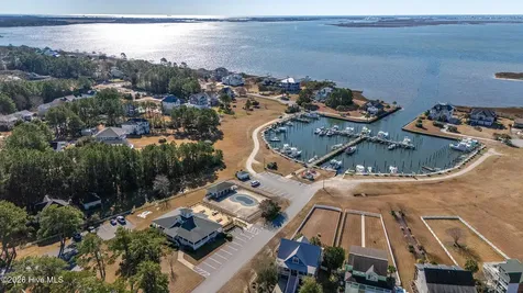 757 Comet Drive Beaufort NC 28516