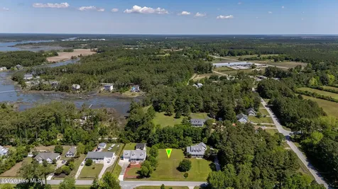 757 Comet Drive Beaufort NC 28516