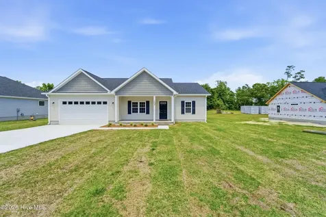 1988 Catherine Lake Road Richlands NC 28574