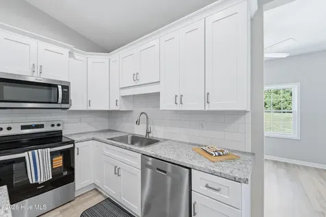 1988 Catherine Lake Road Richlands NC 28574