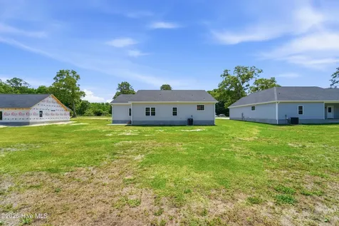 1988 Catherine Lake Road Richlands NC 28574