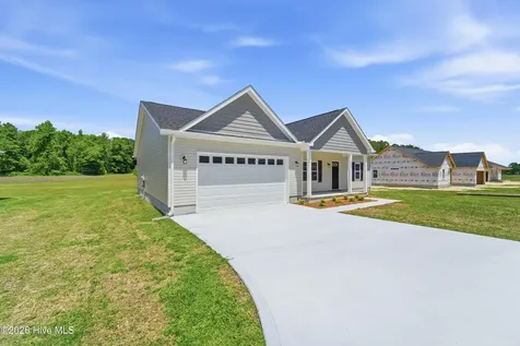 1988 Catherine Lake Road Richlands NC 28574