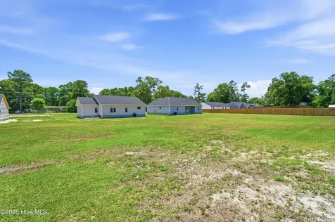 1988 Catherine Lake Road Richlands NC 28574
