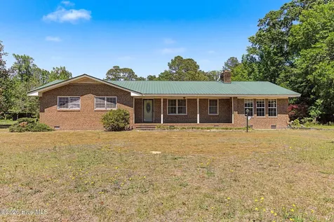 2498 Nc Highway 53 Elizabethtown NC 28337