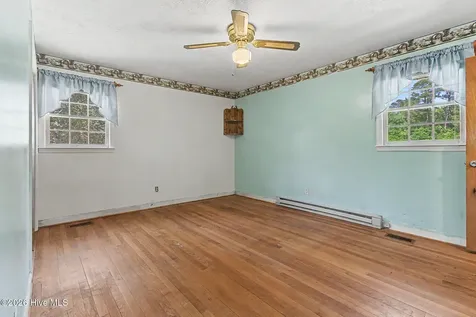 2498 Nc Highway 53 Elizabethtown NC 28337