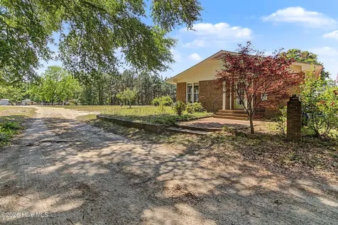 2498 Nc Highway 53 Elizabethtown NC 28337