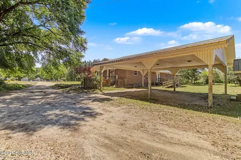 2498 Nc Highway 53 Elizabethtown NC 28337