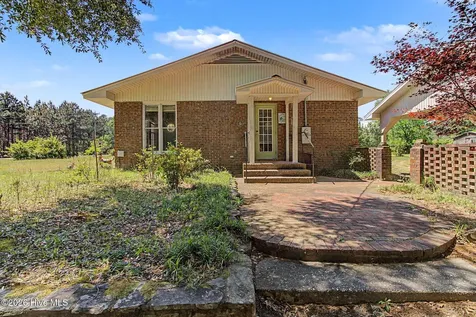 2498 Nc Highway 53 Elizabethtown NC 28337