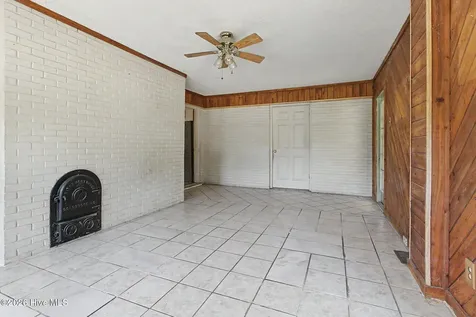2498 Nc Highway 53 Elizabethtown NC 28337