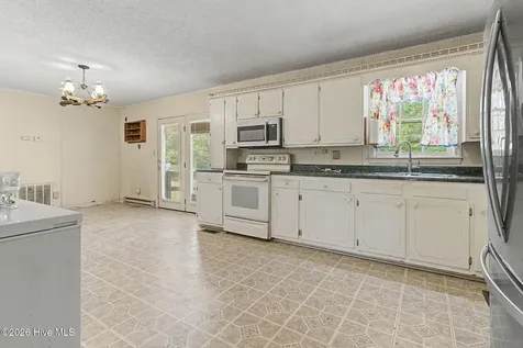 2498 Nc Highway 53 Elizabethtown NC 28337