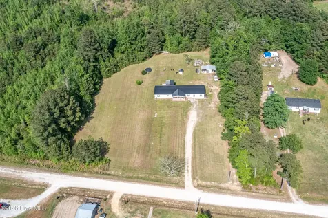 134 Gowens Road Bladenboro NC 28320