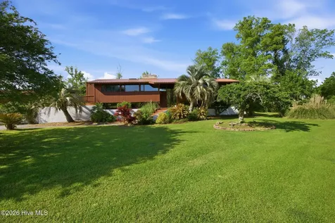 1 Nicklaus Drive New Bern NC 28560