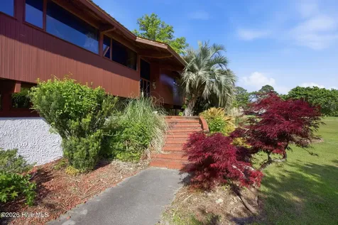 1 Nicklaus Drive New Bern NC 28560