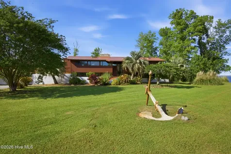 1 Nicklaus Drive New Bern NC 28560