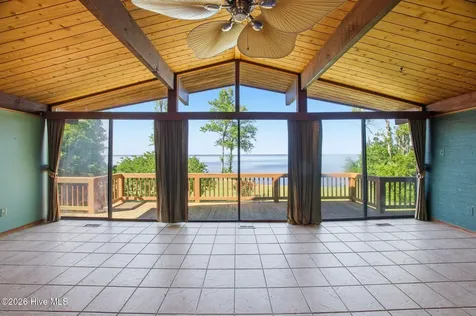 1 Nicklaus Drive New Bern NC 28560