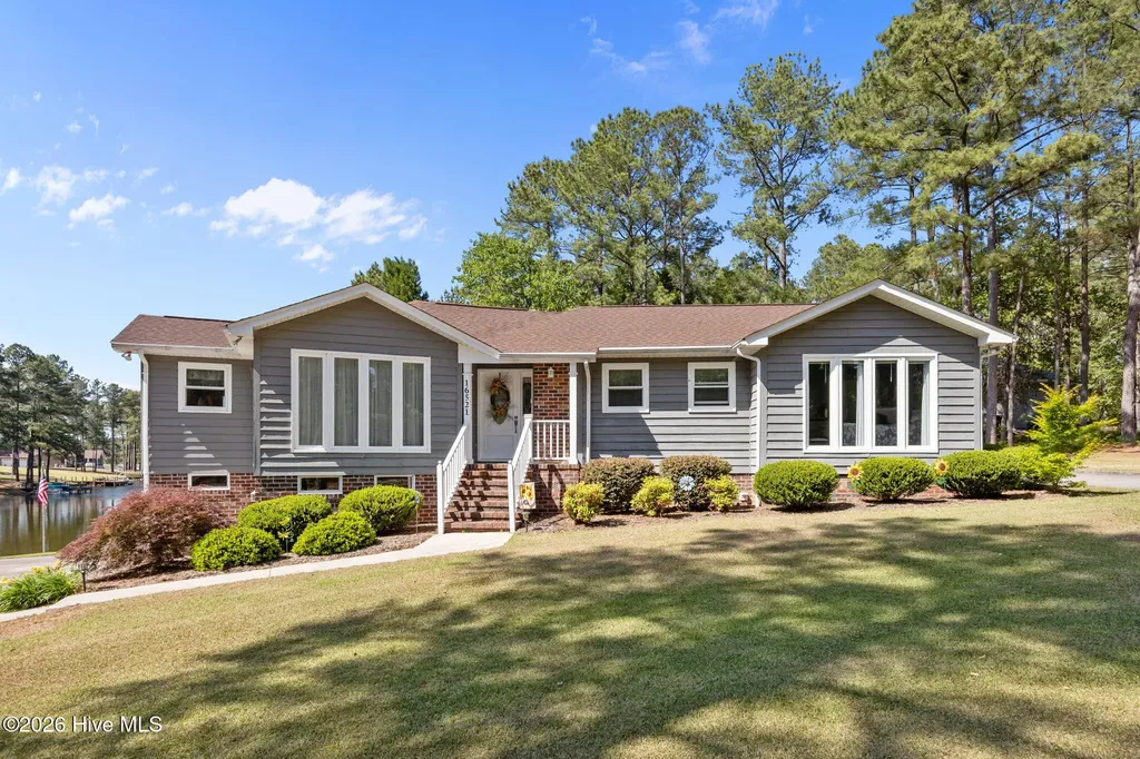 16521 Lakeshore Drive Wagram NC 28396