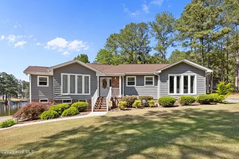 16521 Lakeshore Drive Wagram NC 28396