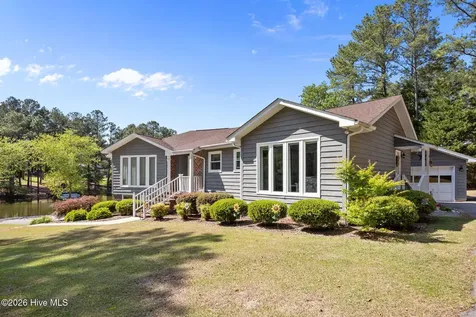 16521 Lakeshore Drive Wagram NC 28396