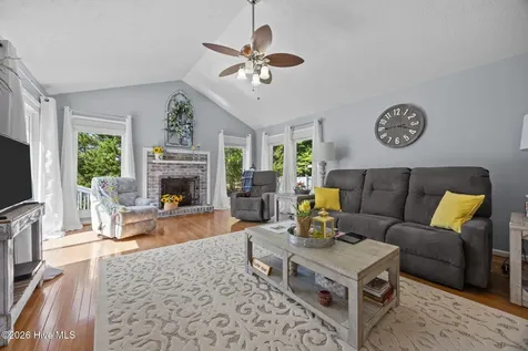 16521 Lakeshore Drive Wagram NC 28396
