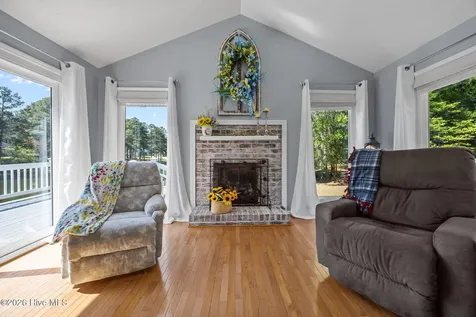 16521 Lakeshore Drive Wagram NC 28396