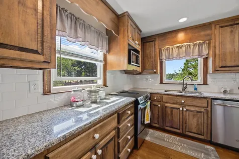 16521 Lakeshore Drive Wagram NC 28396