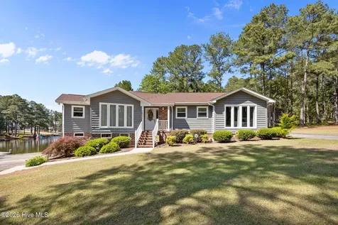 16521 Lakeshore Drive Wagram NC 28396