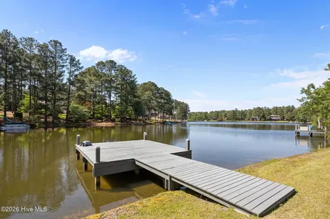 16521 Lakeshore Drive Wagram NC 28396