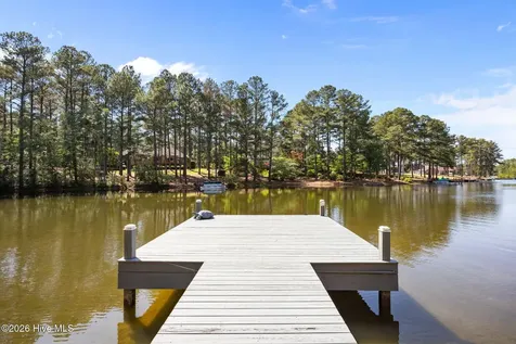 16521 Lakeshore Drive Wagram NC 28396