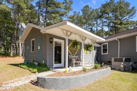 16521 Lakeshore Drive Wagram NC 28396