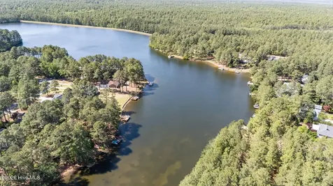 16521 Lakeshore Drive Wagram NC 28396