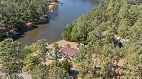 16521 Lakeshore Drive Wagram NC 28396
