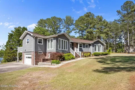 16521 Lakeshore Drive Wagram NC 28396