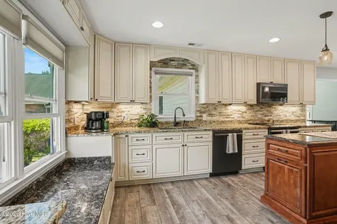 9854 Rivergate Road NW Ash NC 28420