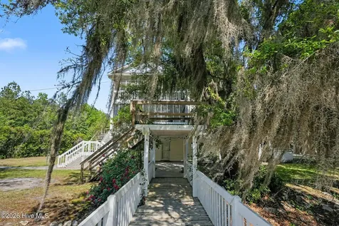 9854 Rivergate Road NW Ash NC 28420