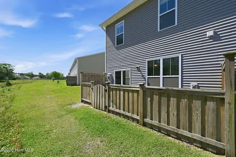 104 Aspen Road Hampstead NC 28443