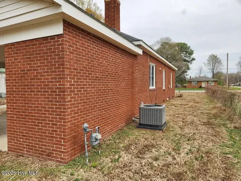 402 N Front Street Hamilton NC 27840