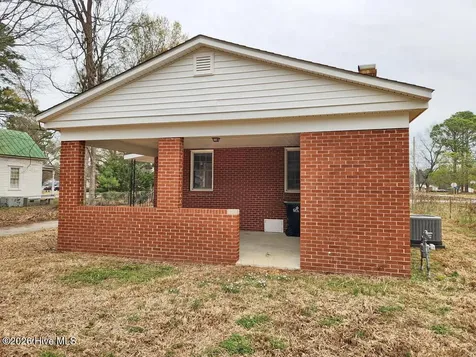 402 N Front Street Hamilton NC 27840