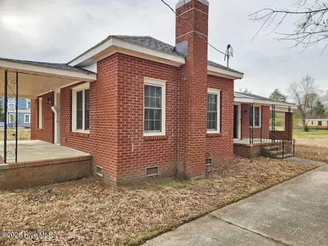 402 N Front Street Hamilton NC 27840