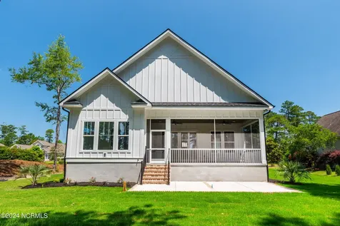 527 S Middleton Drive NW Calabash NC 28467