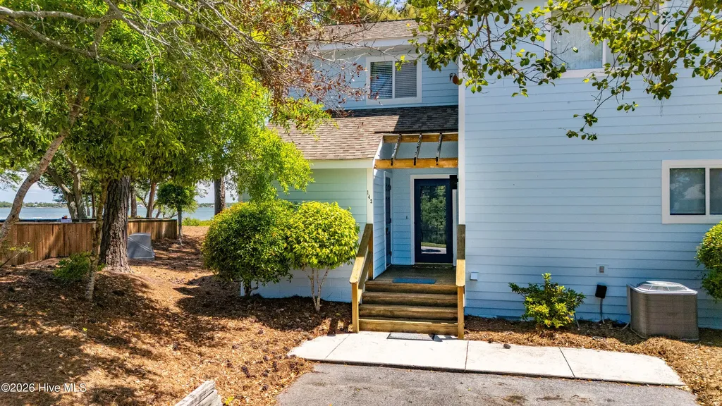 142 Lagoon Lane Pine Knoll Shores NC 28512