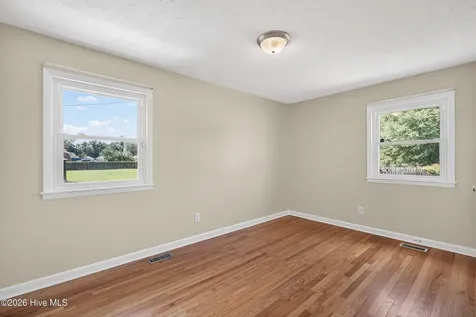 8 Sheffield Road Jacksonville NC 28546